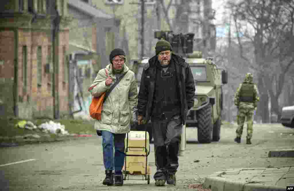 Мариуполь әкімшілігі соғыс басталғалы қалада 21 мың бейбіт тұрғын қаза болды дейді. Украина президенті Зеленский Мариупольде ондаған мың адам опат болғанын айтқан еді.&nbsp;