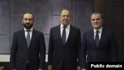 Rusiya xarici işlər naziri Sergey Lavrov iyulun 25-də Azərbaycan və Ermənistan xarici işlər nazirləri – Ceyhun Bayramov və Ararat Mirzoyanla üçtərəfli görüş keçirib