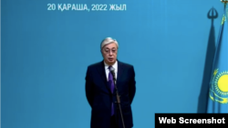 Астанадағы 59-сайлау учаскесінде дауыс берген президенттікке кандидат Қасым-Жомарт Тоқаев журналистердің алты сұрағына жауап берді. 20 қараша 2022