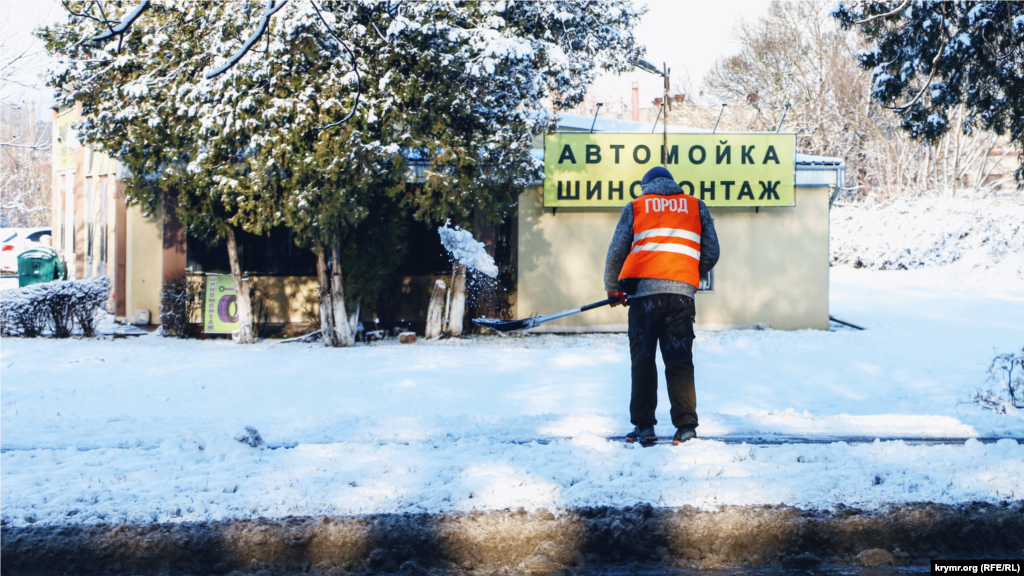 В ночь на 29 января Симферополь вновь засыпало снегом