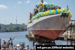 Спуск на воду бронекатера «Гюрза-М». Фото Министерства обороны Украины