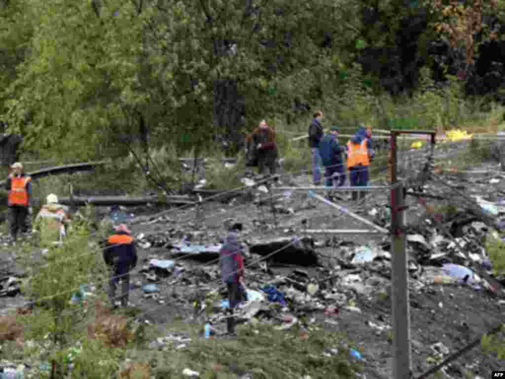 На месте крушения Боинга-737 в Перми, 14 сентября 2008 