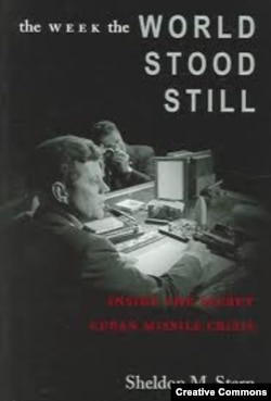 Шелдон Стерн. «Неделя, когда Мир застыл, или Секреты Кубинского ракетного кризиса»