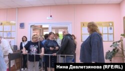 Турникет на входе в школу для слабовидящих