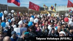 Демонстрация в Санкт-Петербурге на Марсовом поле 