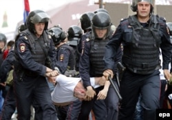 На акции 12 июня в Москве.