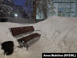 Скамейка, на которой встречались Лиза и Игорь