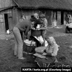 Октябрь 1981. Крестьянский двор в окрестностях Коцка